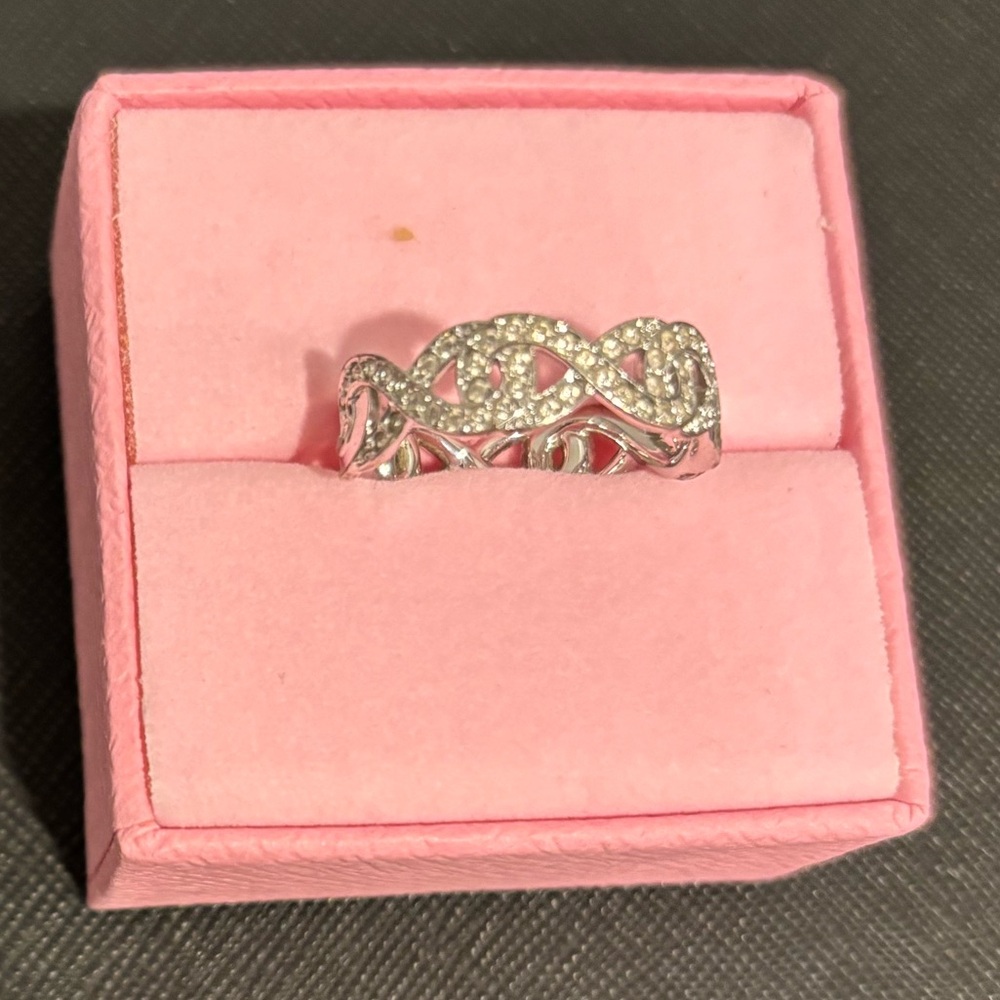 Swarovski Silver Ring with Intricate Detailing